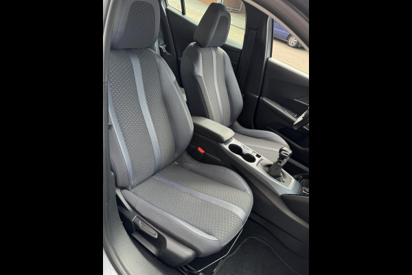 Peugeot 2008 1.2 PT GT-line Allure 131PK - Navigatie I LED/PDC I Achteruitrij camera I Airco I Sport velgen I Dealer onderhouden