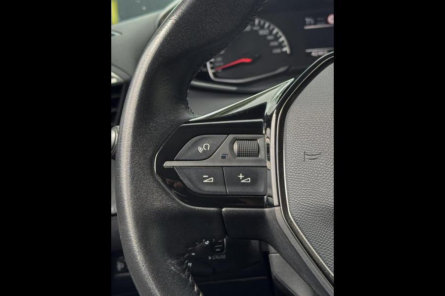 Peugeot 2008 1.2 PT GT-line Allure 131PK - Navigatie I LED/PDC I Achteruitrij camera I Airco I Sport velgen I Dealer onderhouden