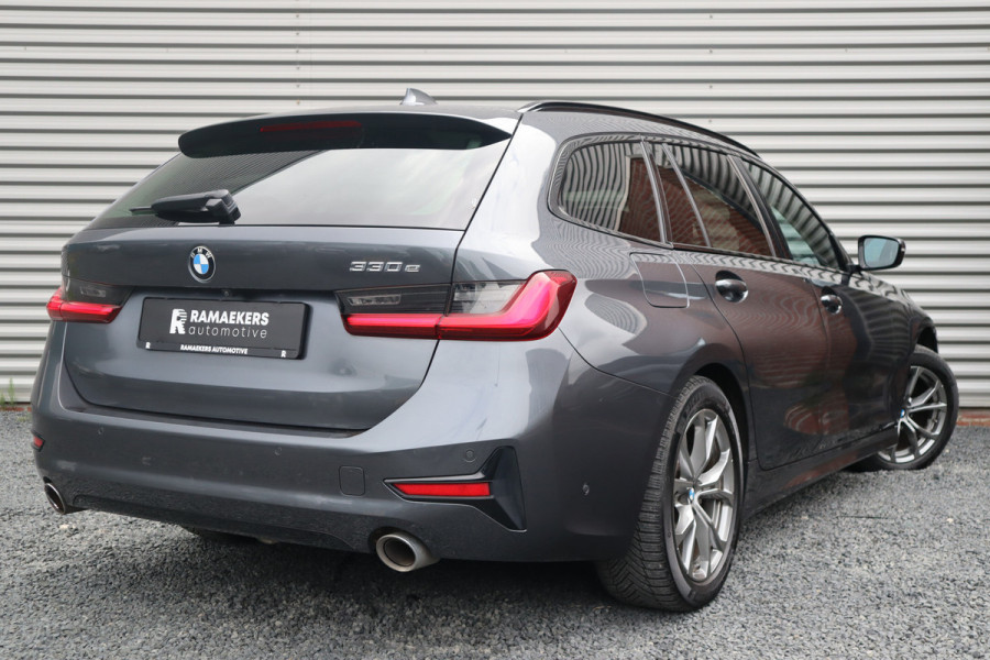 BMW 3 Serie Touring 330e Sportline Harman Kardon / Camera / Trekhaak /