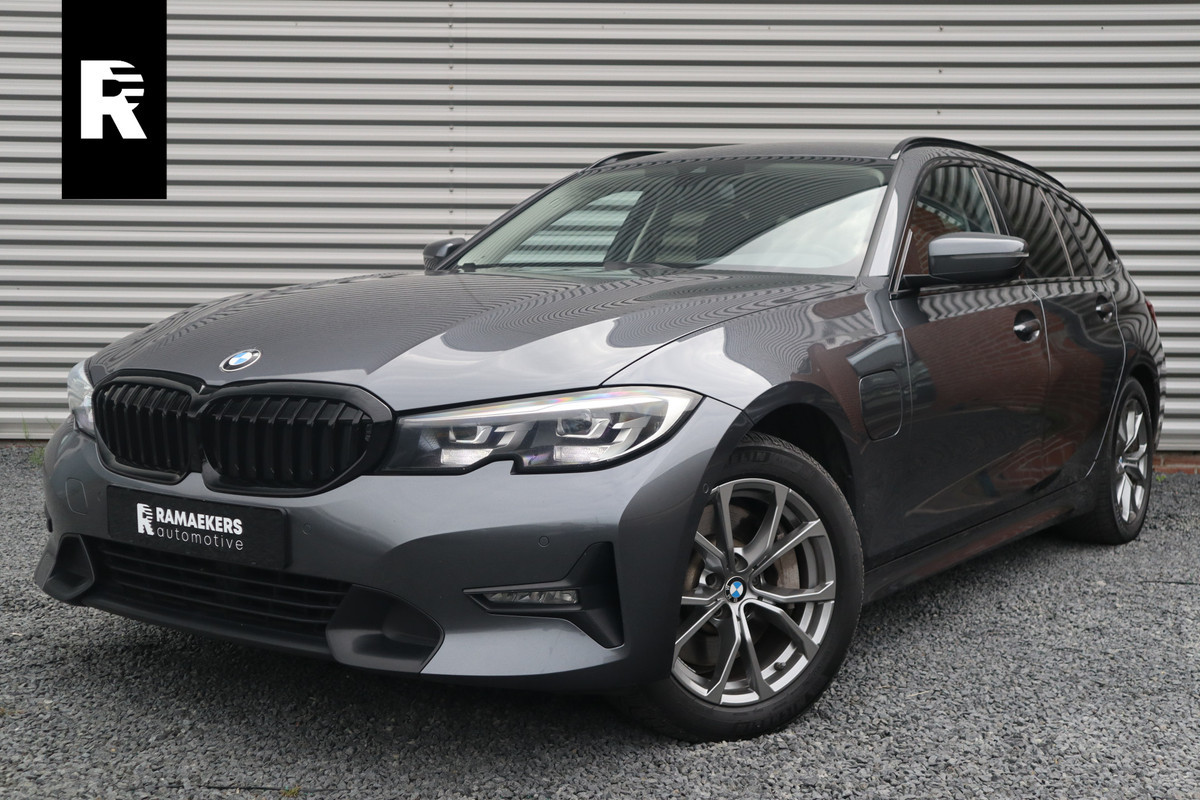 BMW 3 Serie Touring 330e Sportline Harman Kardon / Camera / Trekhaak / BMW 3 Serie Touring 330e Sportline Harman Kardon / Camera / Trekhaak /