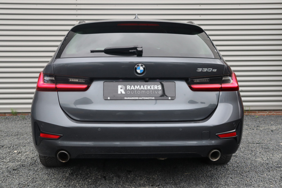 BMW 3 Serie Touring 330e Sportline Harman Kardon / Camera / Trekhaak /