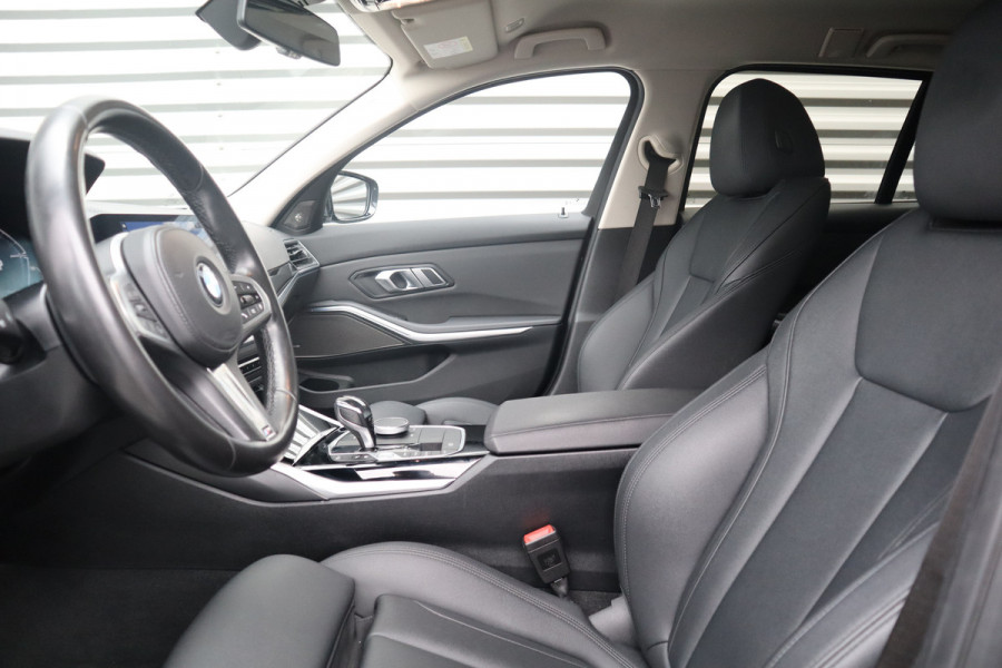 BMW 3 Serie Touring 330e Sportline Harman Kardon / Camera / Trekhaak /