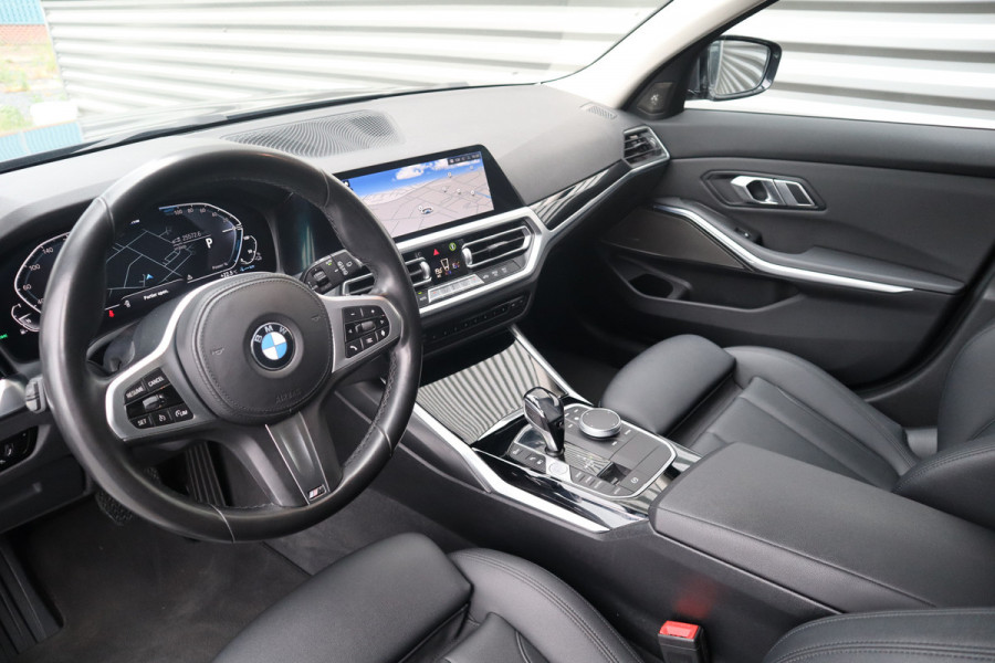 BMW 3 Serie Touring 330e Sportline Harman Kardon / Camera / Trekhaak /