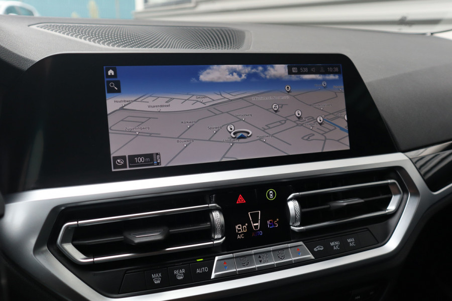 BMW 3 Serie Touring 330e Sportline Harman Kardon / Camera / Trekhaak /