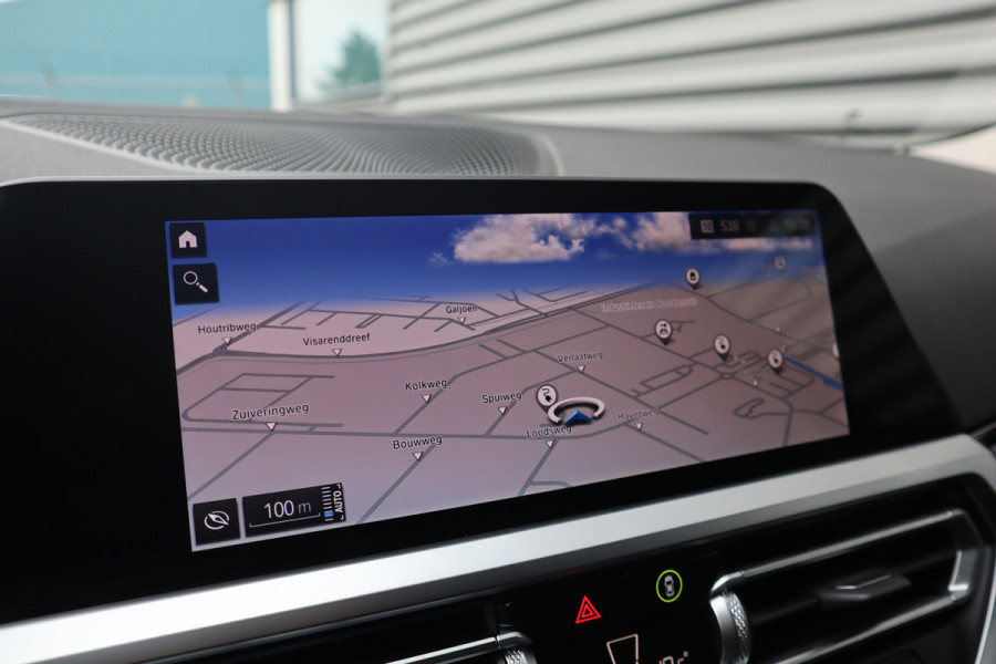 BMW 3 Serie Touring 330e Sportline Harman Kardon / Camera / Trekhaak /