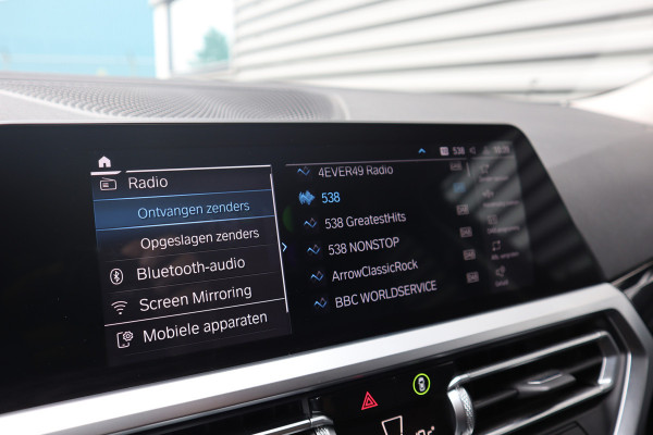 BMW 3 Serie Touring 330e Sportline Harman Kardon / Camera / Trekhaak /