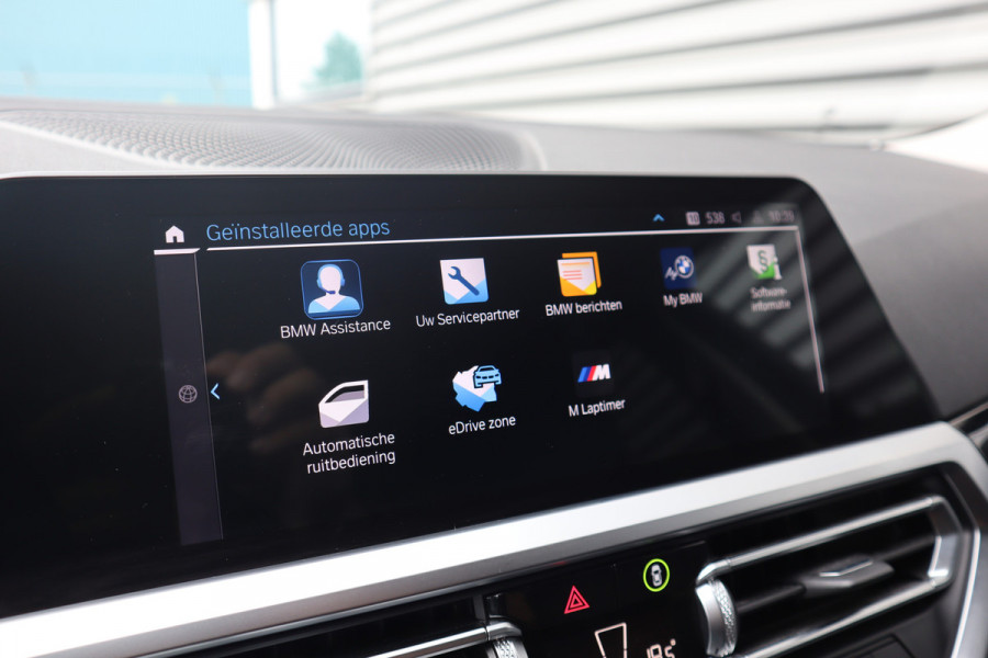 BMW 3 Serie Touring 330e Sportline Harman Kardon / Camera / Trekhaak /