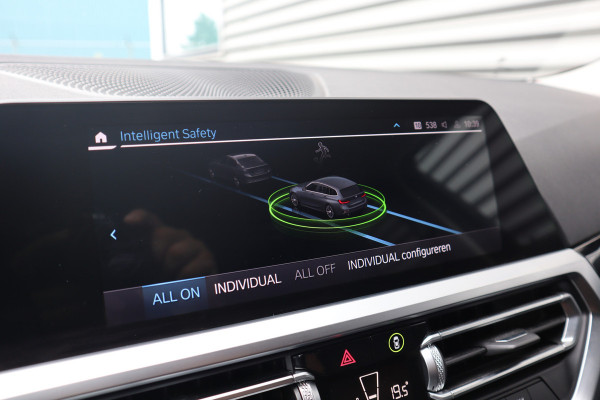 BMW 3 Serie Touring 330e Sportline Harman Kardon / Camera / Trekhaak /
