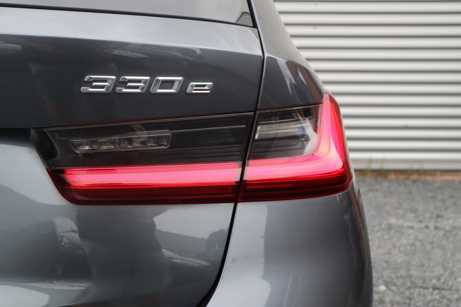 BMW 3 Serie Touring 330e Sportline Harman Kardon / Camera / Trekhaak /