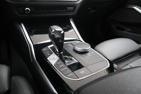 BMW 3 Serie Touring 330e Sportline Harman Kardon / Camera / Trekhaak /