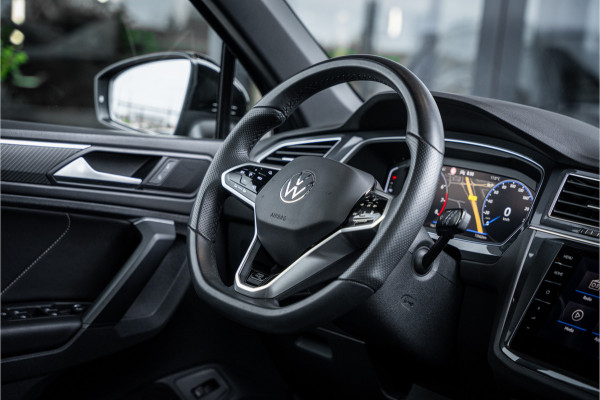 Volkswagen Tiguan 1.5 TSI R-Line Business+ - R Line | Panorama | Elek. Trekhaak | ACC | Camera