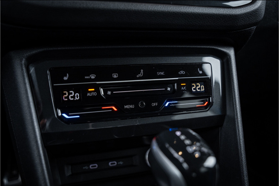 Volkswagen Tiguan 1.5 TSI R-Line Business+ - R Line | Panorama | Elek. Trekhaak | ACC | Camera
