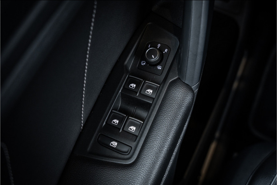 Volkswagen Tiguan 1.5 TSI R-Line Business+ - R Line | Panorama | Elek. Trekhaak | ACC | Camera