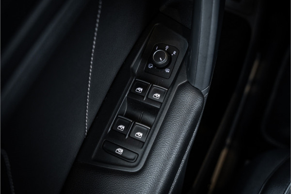 Volkswagen Tiguan 1.5 TSI R-Line Business+ - R Line | Panorama | Elek. Trekhaak | ACC | Camera