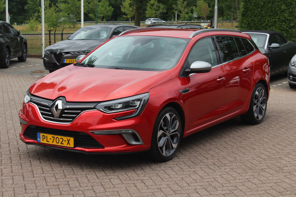 Renault MEGANE Estate 1.2 TCe GT-Line / Trekhaak / Camera / Bose / Keyless / 17'' / Navigatie / Getint glas / Dodehoek / DAB / Cruise Control