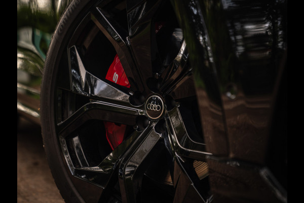 Audi RS Q8 Quattro | Akrapovic | B&O | Stoelventilatie | Pano-dak | Massage | Head-up | Adapt. cruise | Fabrieksgarantie 2027