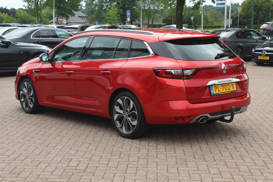 Renault MEGANE Estate 1.2 TCe GT-Line / Trekhaak / Camera / Bose / Keyless / 17'' / Navigatie / Getint glas / Dodehoek / DAB / Cruise Control