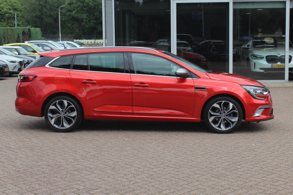 Renault MEGANE Estate 1.2 TCe GT-Line / Trekhaak / Camera / Bose / Keyless / 17'' / Navigatie / Getint glas / Dodehoek / DAB / Cruise Control