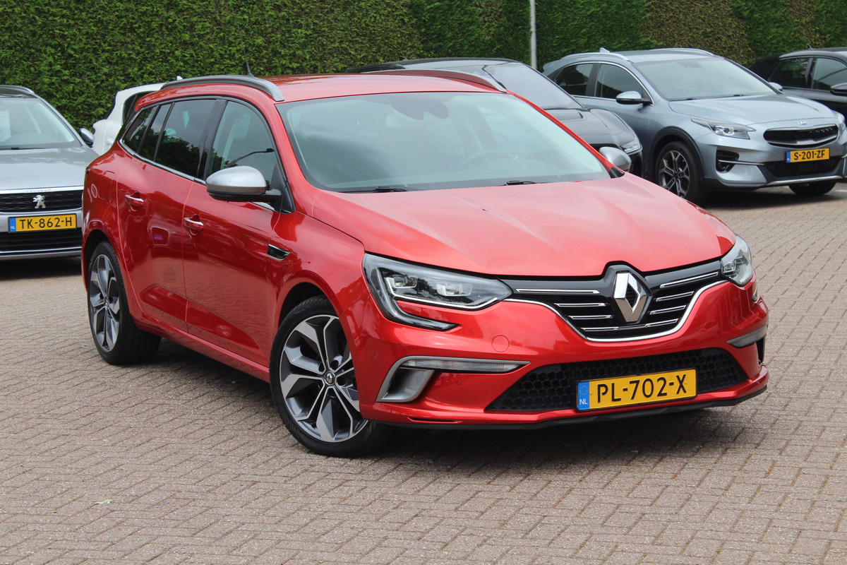 Renault MEGANE Estate 1.2 TCe GT-Line / Trekhaak / Camera / Bose / Keyless / 17'' / Navigatie / Getint glas / Dodehoek / DAB / Cruise Control Renault MEGANE Estate 1.2 TCe GT-Line / Trekhaak / Camera / Bose / Keyless / 17'' / Navigatie / Getint glas / Dodehoek / DAB / Cruise Control