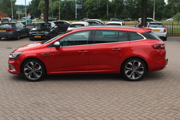 Renault MEGANE Estate 1.2 TCe GT-Line / Trekhaak / Camera / Bose / Keyless / 17'' / Navigatie / Getint glas / Dodehoek / DAB / Cruise Control