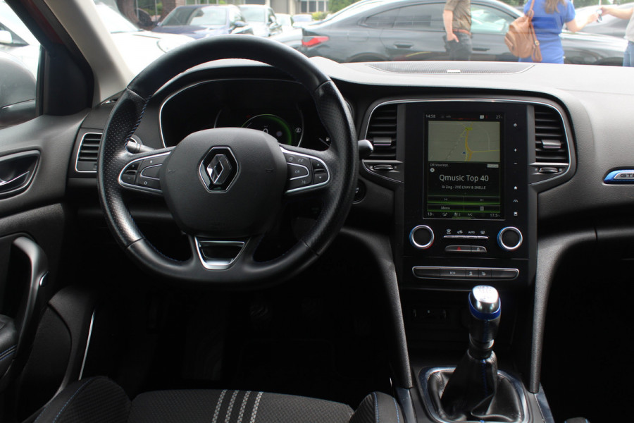 Renault MEGANE Estate 1.2 TCe GT-Line / Trekhaak / Camera / Bose / Keyless / 17'' / Navigatie / Getint glas / Dodehoek / DAB / Cruise Control