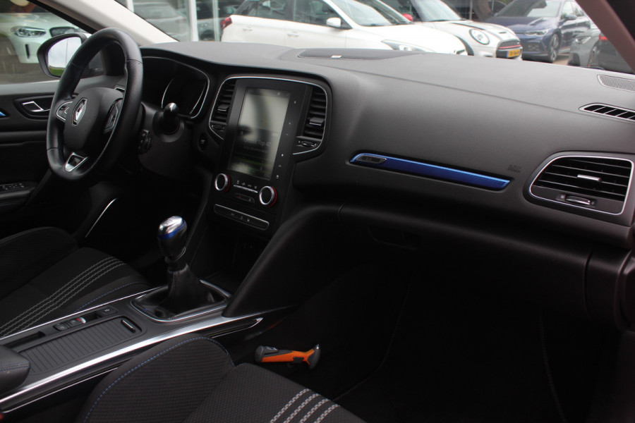 Renault MEGANE Estate 1.2 TCe GT-Line / Trekhaak / Camera / Bose / Keyless / 17'' / Navigatie / Getint glas / Dodehoek / DAB / Cruise Control