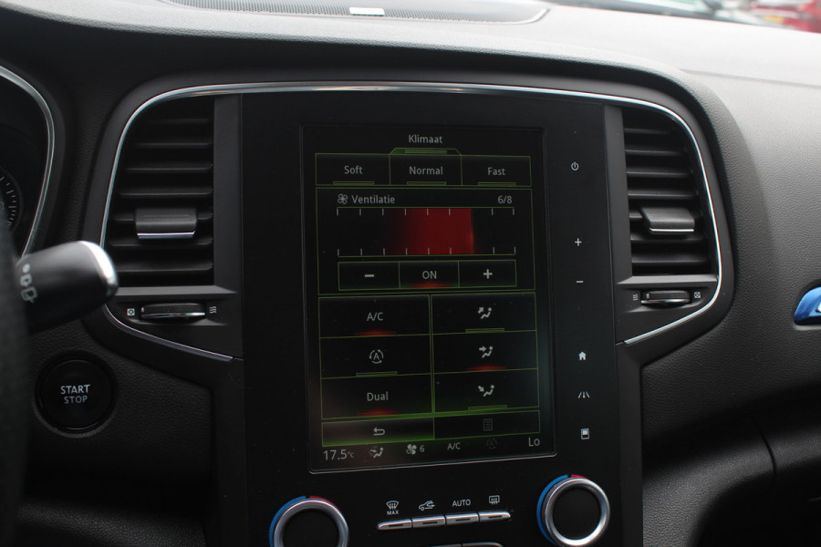 Renault MEGANE Estate 1.2 TCe GT-Line / Trekhaak / Camera / Bose / Keyless / 17'' / Navigatie / Getint glas / Dodehoek / DAB / Cruise Control