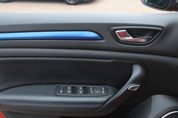 Renault MEGANE Estate 1.2 TCe GT-Line / Trekhaak / Camera / Bose / Keyless / 17'' / Navigatie / Getint glas / Dodehoek / DAB / Cruise Control