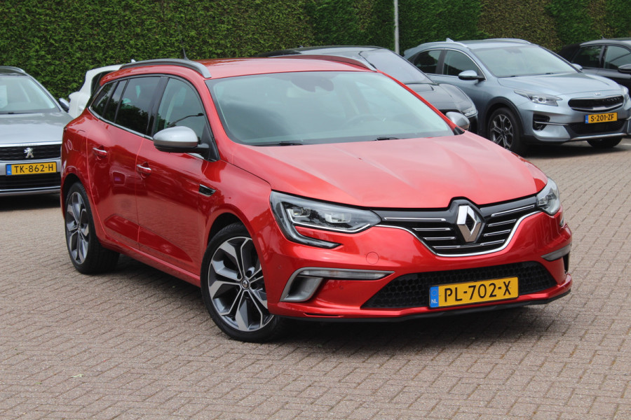 Renault MEGANE Estate 1.2 TCe GT-Line / Trekhaak / Camera / Bose / Keyless / 17'' / Navigatie / Getint glas / Dodehoek / DAB / Cruise Control