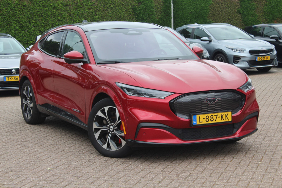Ford Mustang Mach-E Extended First Edition AWD 98 kWh / Glascoating / Panoramadak / Camera / Leder / 19'' / B&O / Keyless / DAB / Dodehoek / ACC / Navigatie / Sfeerverlichting / Stoelverwarming