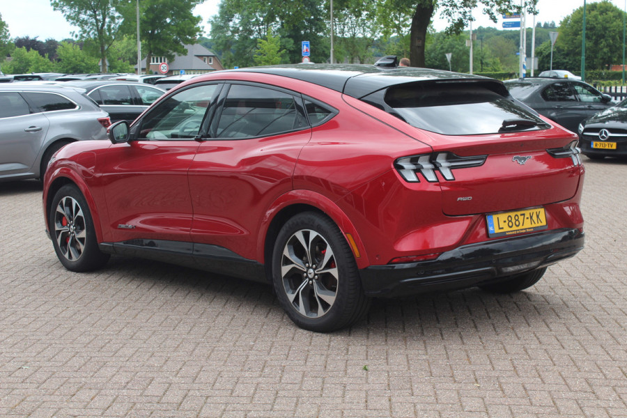 Ford Mustang Mach-E Extended First Edition AWD 98 kWh / Glascoating / Panoramadak / Camera / Leder / 19'' / B&O / Keyless / DAB / Dodehoek / ACC / Navigatie / Sfeerverlichting / Stoelverwarming