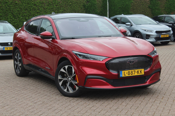Ford Mustang Mach-E Extended First Edition AWD 98 kWh / Glascoating / Panoramadak / Camera / Leder / 19'' / B&O / Keyless / DAB / Dodehoek / ACC / Navigatie / Sfeerverlichting / Stoelverwarming