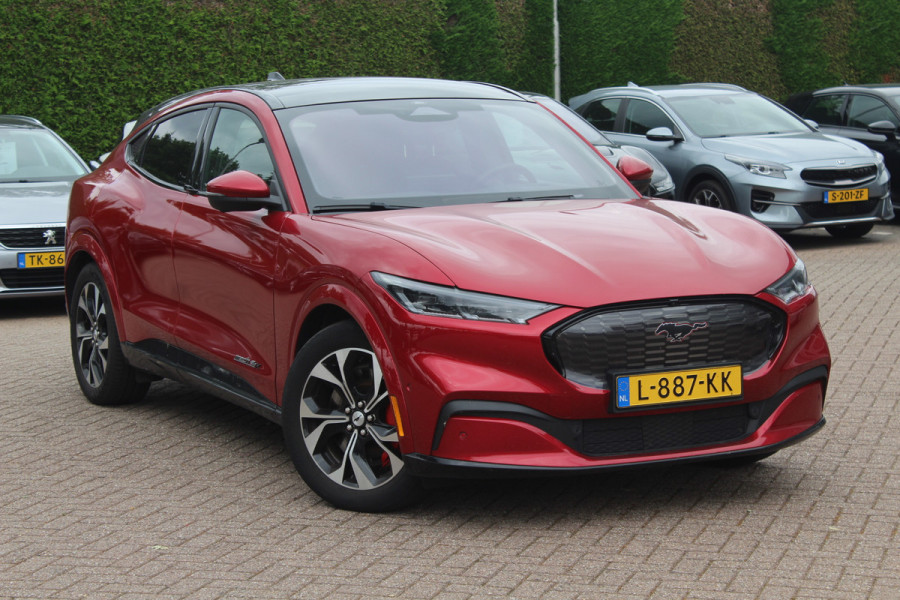 Ford Mustang Mach-E Extended First Edition AWD 98 kWh / Glascoating / Panoramadak / Camera / Leder / 19'' / B&O / Keyless / DAB / Dodehoek / ACC / Navigatie / Sfeerverlichting / Stoelverwarming