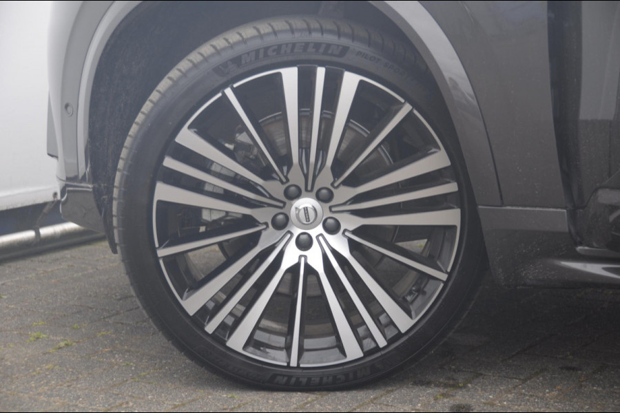 Volvo XC90 T8 455PK Automaat Plug-in hybrid AWD Ultra Dark Luchtvering / Bowers & Wilkins audio / Trekhaak / Massage / Stoelverwarming en ventilatie / Elektrisch bedienbare voorstoelen met geheugen / Trekhaak / Panoramadak / Head-up Display /