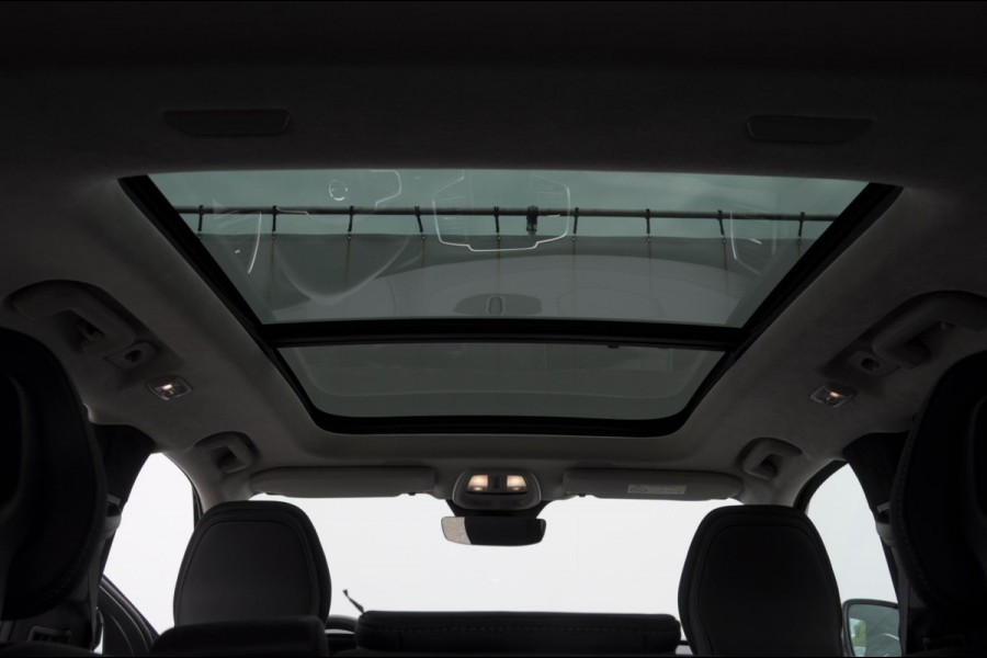 Volvo XC90 T8 455PK Automaat Plug-in hybrid AWD Ultra Dark Luchtvering / Bowers & Wilkins audio / Trekhaak / Massage / Stoelverwarming en ventilatie / Elektrisch bedienbare voorstoelen met geheugen / Trekhaak / Panoramadak / Head-up Display /