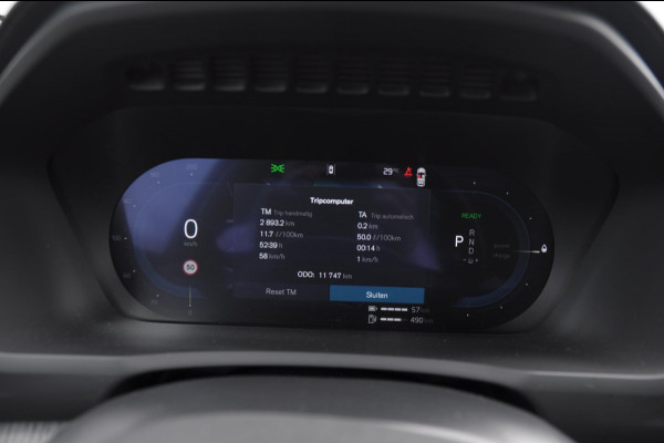 Volvo XC90 T8 455PK Automaat Plug-in hybrid AWD Ultra Dark Luchtvering / Bowers & Wilkins audio / Trekhaak / Massage / Stoelverwarming en ventilatie / Elektrisch bedienbare voorstoelen met geheugen / Trekhaak / Panoramadak / Head-up Display /