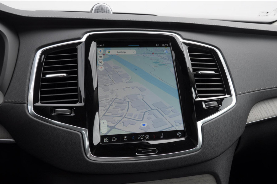 Volvo XC90 T8 455PK Automaat Plug-in hybrid AWD Ultra Dark Luchtvering / Bowers & Wilkins audio / Trekhaak / Massage / Stoelverwarming en ventilatie / Elektrisch bedienbare voorstoelen met geheugen / Trekhaak / Panoramadak / Head-up Display /