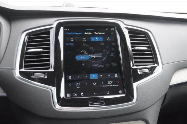 Volvo XC90 T8 455PK Automaat Plug-in hybrid AWD Ultra Dark Luchtvering / Bowers & Wilkins audio / Trekhaak / Massage / Stoelverwarming en ventilatie / Elektrisch bedienbare voorstoelen met geheugen / Trekhaak / Panoramadak / Head-up Display /