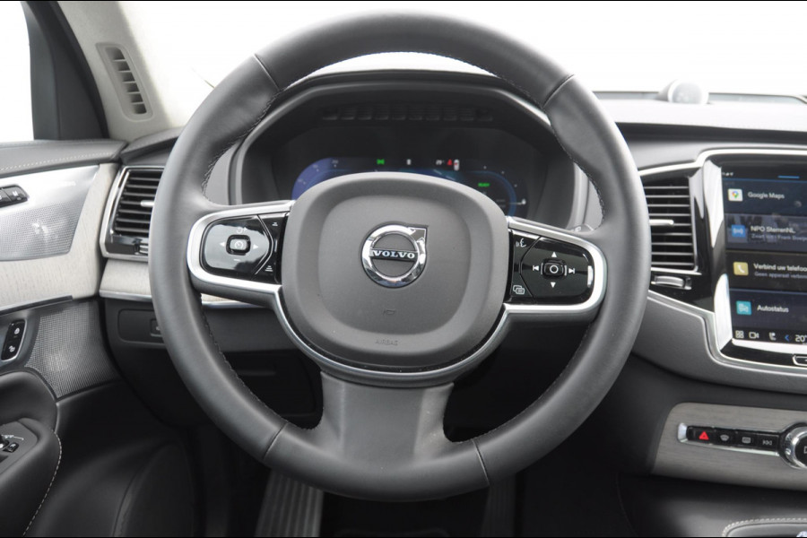 Volvo XC90 T8 455PK Automaat Plug-in hybrid AWD Ultra Dark Luchtvering / Bowers & Wilkins audio / Trekhaak / Massage / Stoelverwarming en ventilatie / Elektrisch bedienbare voorstoelen met geheugen / Trekhaak / Panoramadak / Head-up Display /