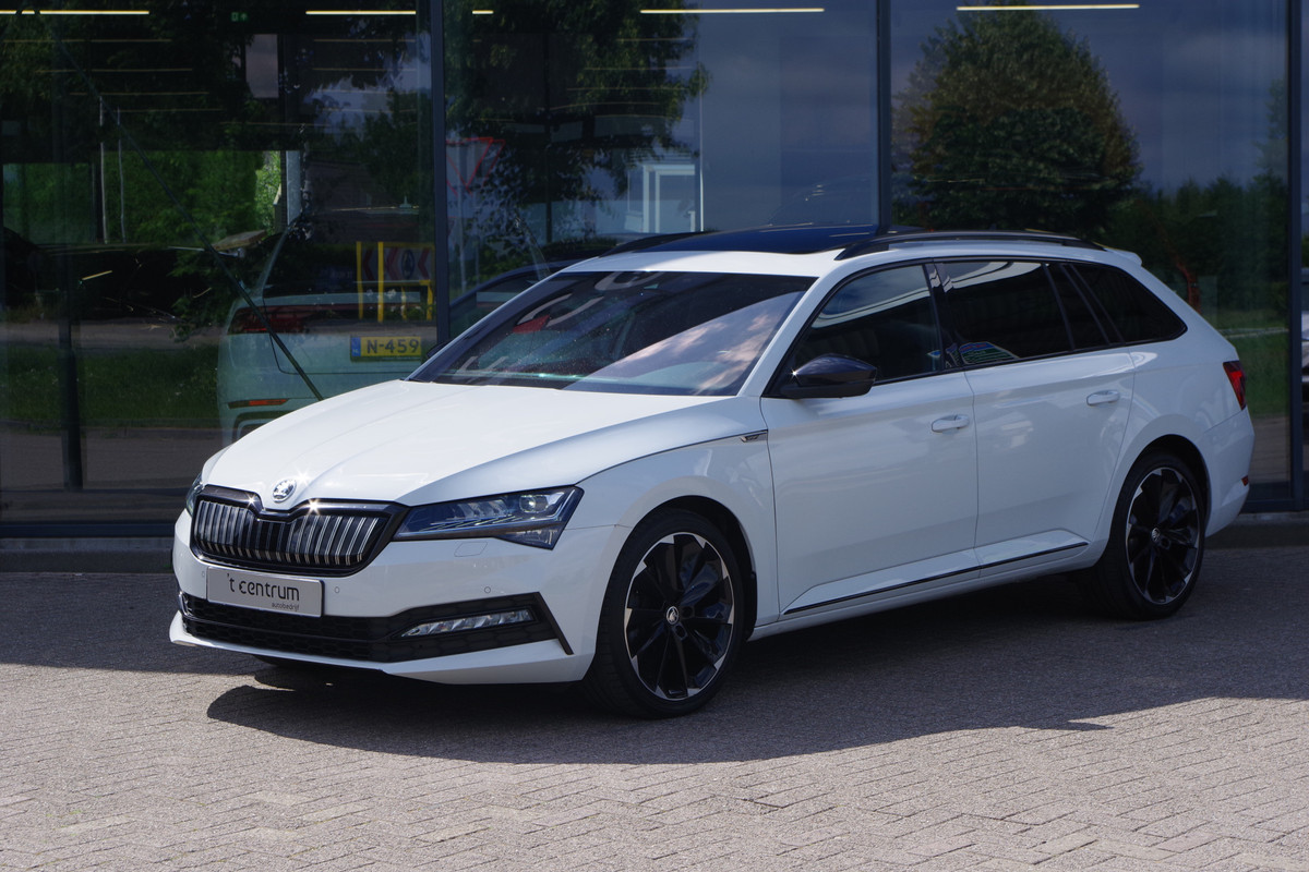 Škoda Superb Combi 1.4 TSI iV 218 PK Sportline Bns, Panoramadak, 360° Camera, Memory, 4x Stoelverwarming Škoda Superb Combi 1.4 TSI iV 218 PK Sportline Bns, Panoramadak, 360° Camera, Memory, 4x Stoelverwarming