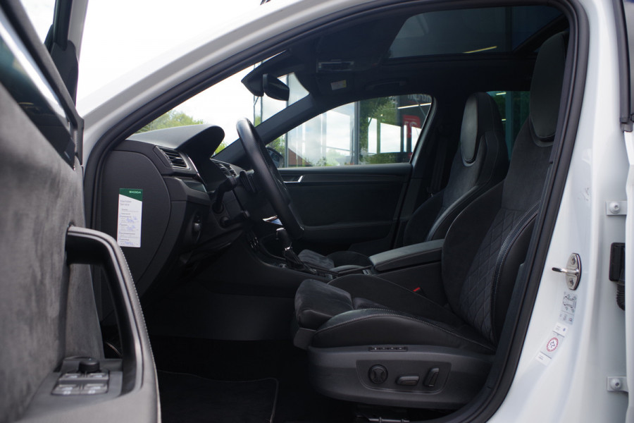 Škoda Superb Combi 1.4 TSI iV 218 PK Sportline Bns, Panoramadak, 360° Camera, Memory, 4x Stoelverwarming