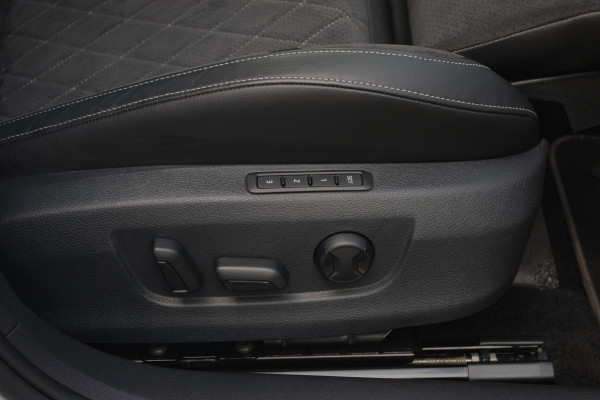 Škoda Superb Combi 1.4 TSI iV 218 PK Sportline Bns, Panoramadak, 360° Camera, Memory, 4x Stoelverwarming