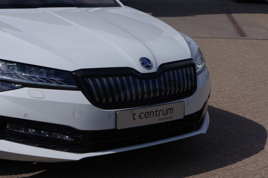 Škoda Superb Combi 1.4 TSI iV 218 PK Sportline Bns, Panoramadak, 360° Camera, Memory, 4x Stoelverwarming