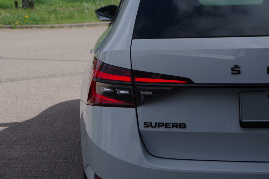 Škoda Superb Combi 1.4 TSI iV 218 PK Sportline Bns, Panoramadak, 360° Camera, Memory, 4x Stoelverwarming
