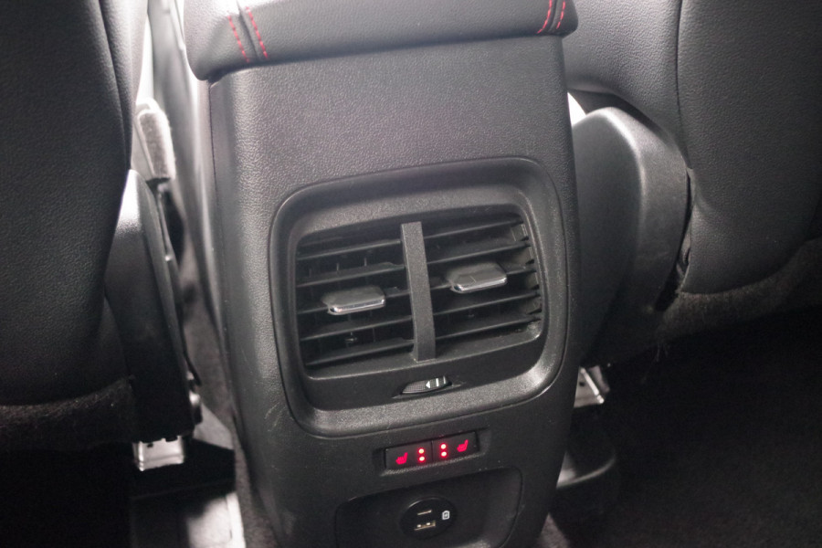 Ford Kuga 2.5 PHEV 225 PK ST-Line X, Trekhaak, Adap. Cruise Control, Winterpakket, 19" LM, Camera, 4x Stoelverwarming