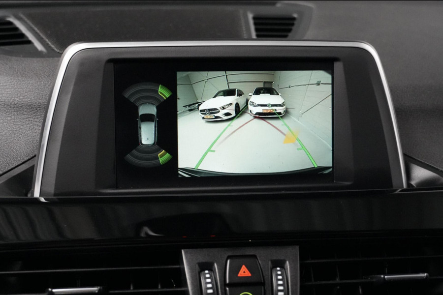 BMW X1 sDrive18i Sport Line Automaat 140 PK Facelift |Pano-dak | Leder | Stoelverwarming | Memory | Camera | LED | PDC |