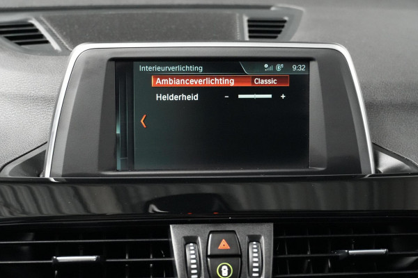 BMW X1 sDrive18i Sport Line Automaat 140 PK Facelift |Pano-dak | Leder | Stoelverwarming | Memory | Camera | LED | PDC |