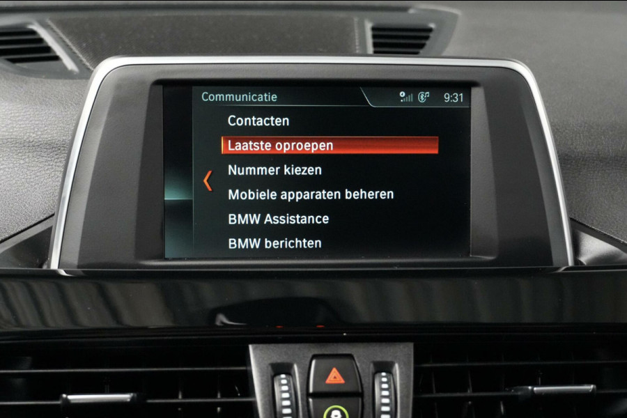 BMW X1 sDrive18i Sport Line Automaat 140 PK Facelift |Pano-dak | Leder | Stoelverwarming | Memory | Camera | LED | PDC |
