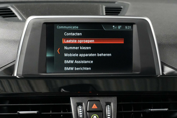 BMW X1 sDrive18i Sport Line Automaat 140 PK Facelift |Pano-dak | Leder | Stoelverwarming | Memory | Camera | LED | PDC |