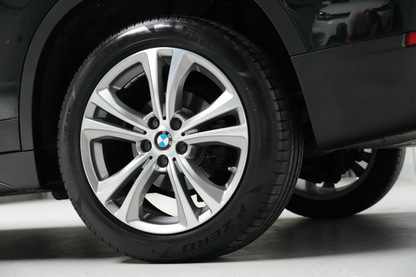 BMW X1 sDrive18i Sport Line Automaat 140 PK Facelift |Pano-dak | Leder | Stoelverwarming | Memory | Camera | LED | PDC |